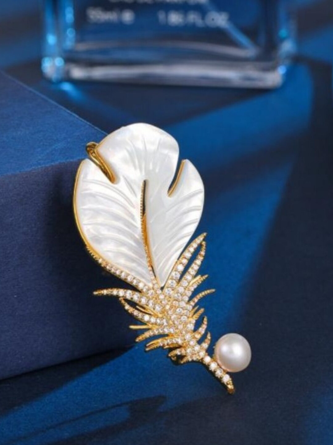 Брошь, искусственный камень