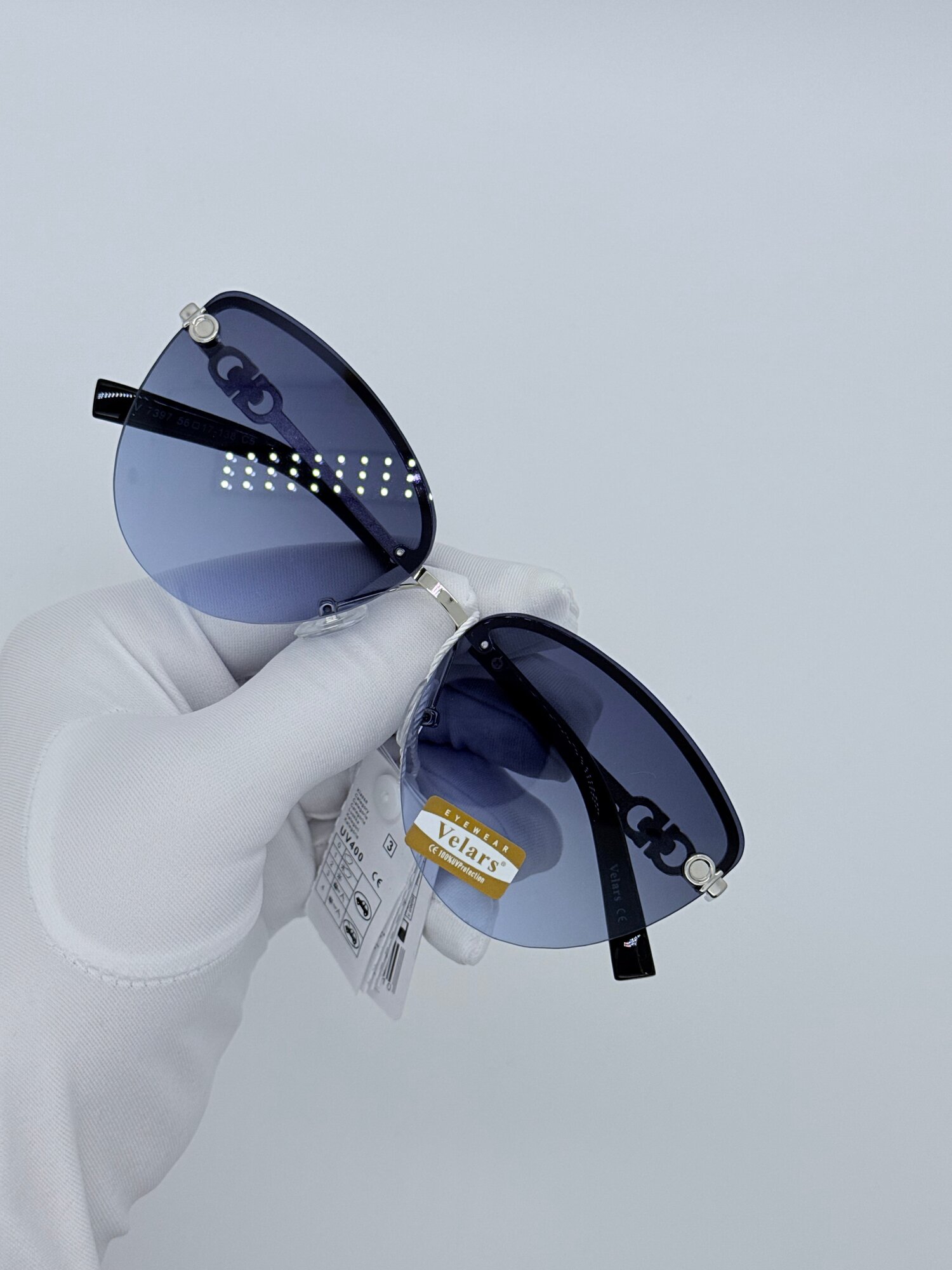 Oчки для защиты глаз от солнечных лучей и подходят для повседневного использования.