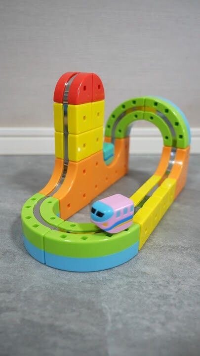 Магнитная дорога-конструктор "Машины и техника", для детей 5-7 лет, 69/90 элементов — фото 1