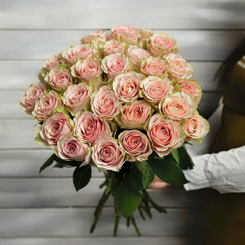 Изображение товара Монобукет Букет Маркет "Эквадор", 29 роз, высота 60см, розовый