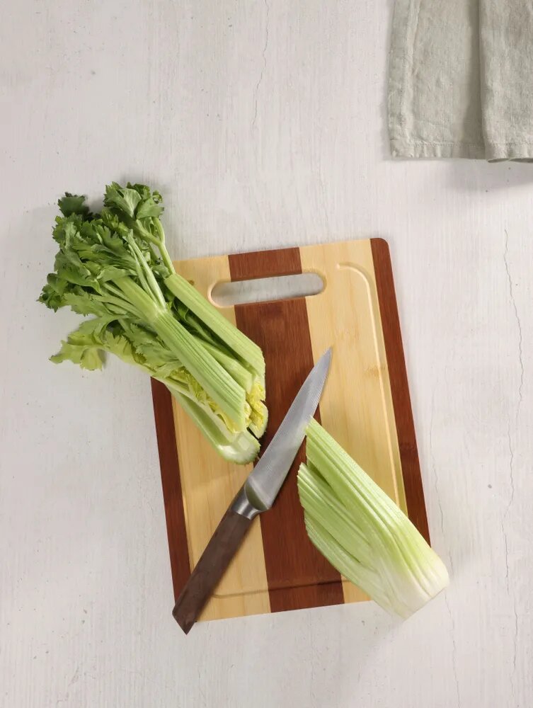 Разделочная доска SATOSHI Kitchenware, бамбук, с ручкой, 28x20х1 см — фото 1