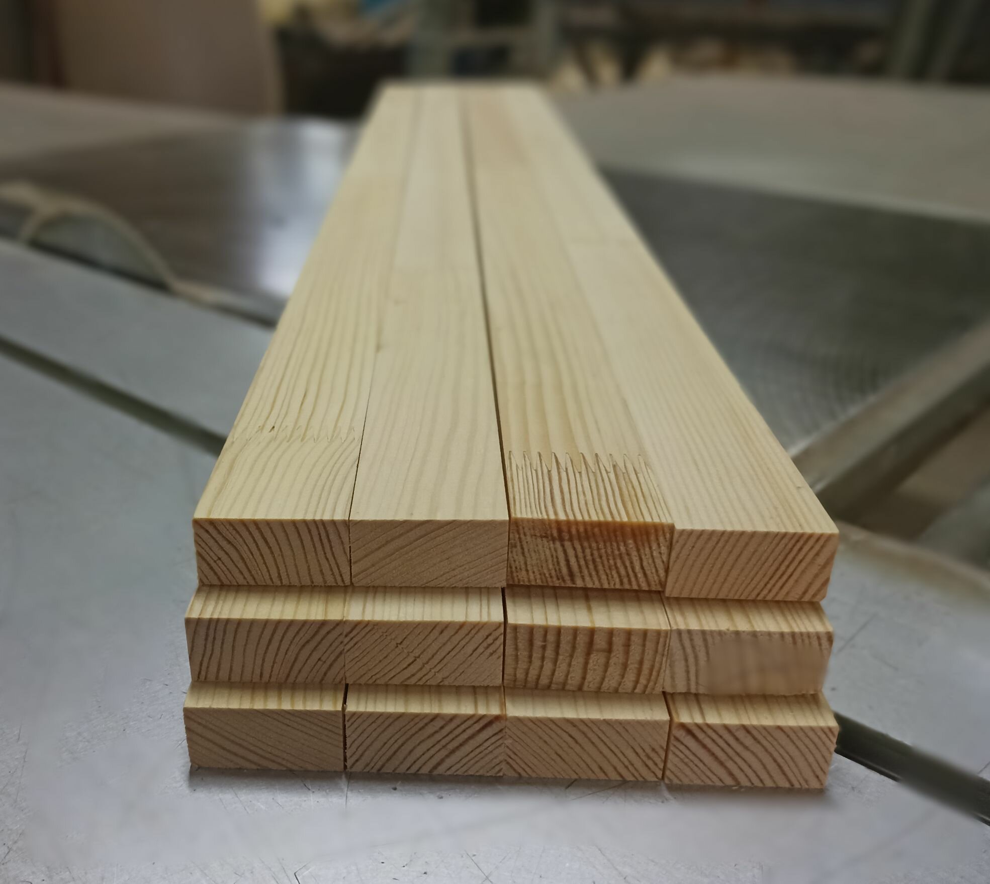 Рейка деревянная строганная 20х40х1000 мм  комплект 12 шт. сорт Экстра сращенный без сучков