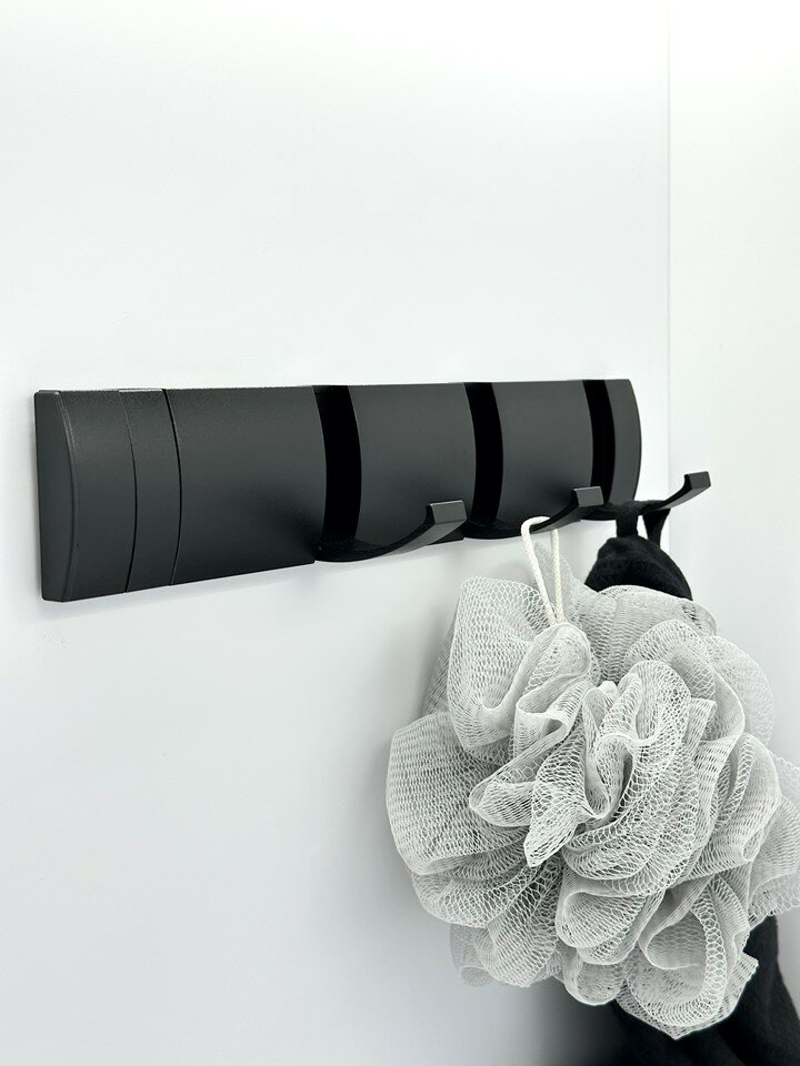 Вешалка настенная металлическая 4 складных крючка цвет черный матовый