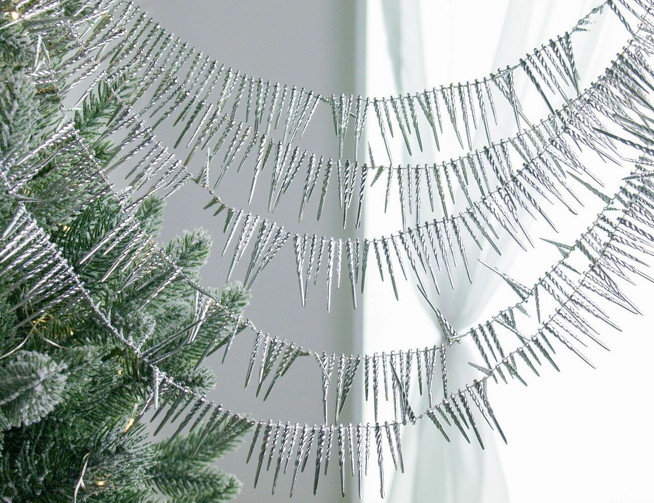 Бусы на ёлку надель пластик серебряные 270 см Winter Deco 1001144