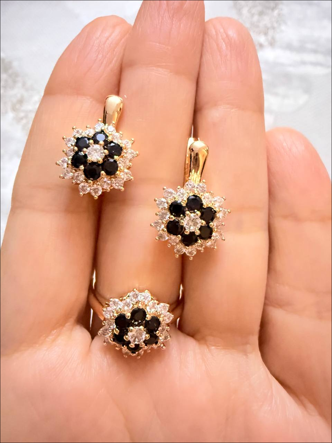 Комплект бижутерии: кольцо, серьги, размер кольца 18.5, белый — фото 1