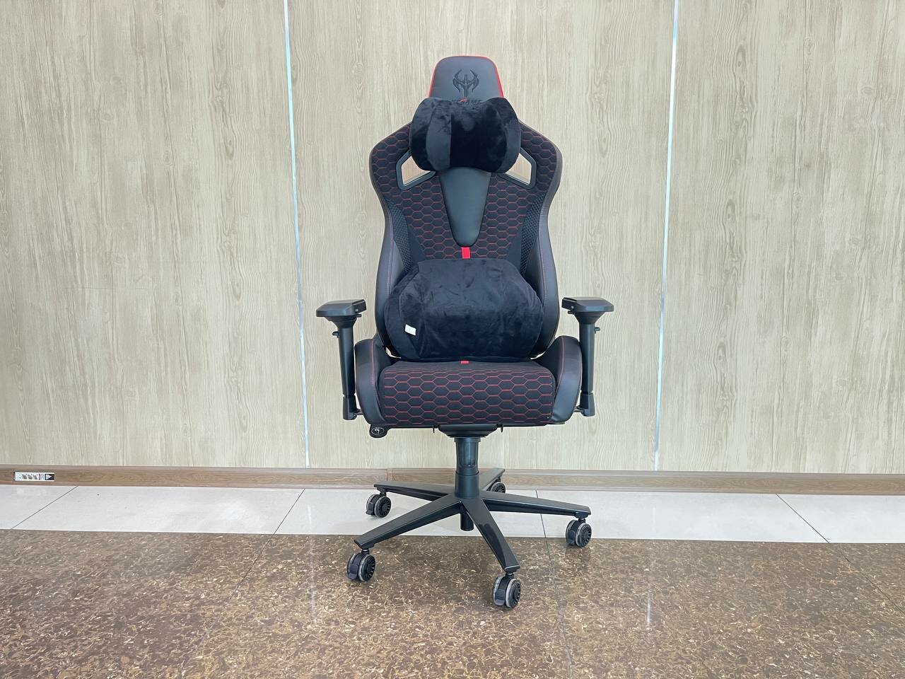 Игровое, комфортный компютерное кресло для геймеров XC Black Red — фото 1