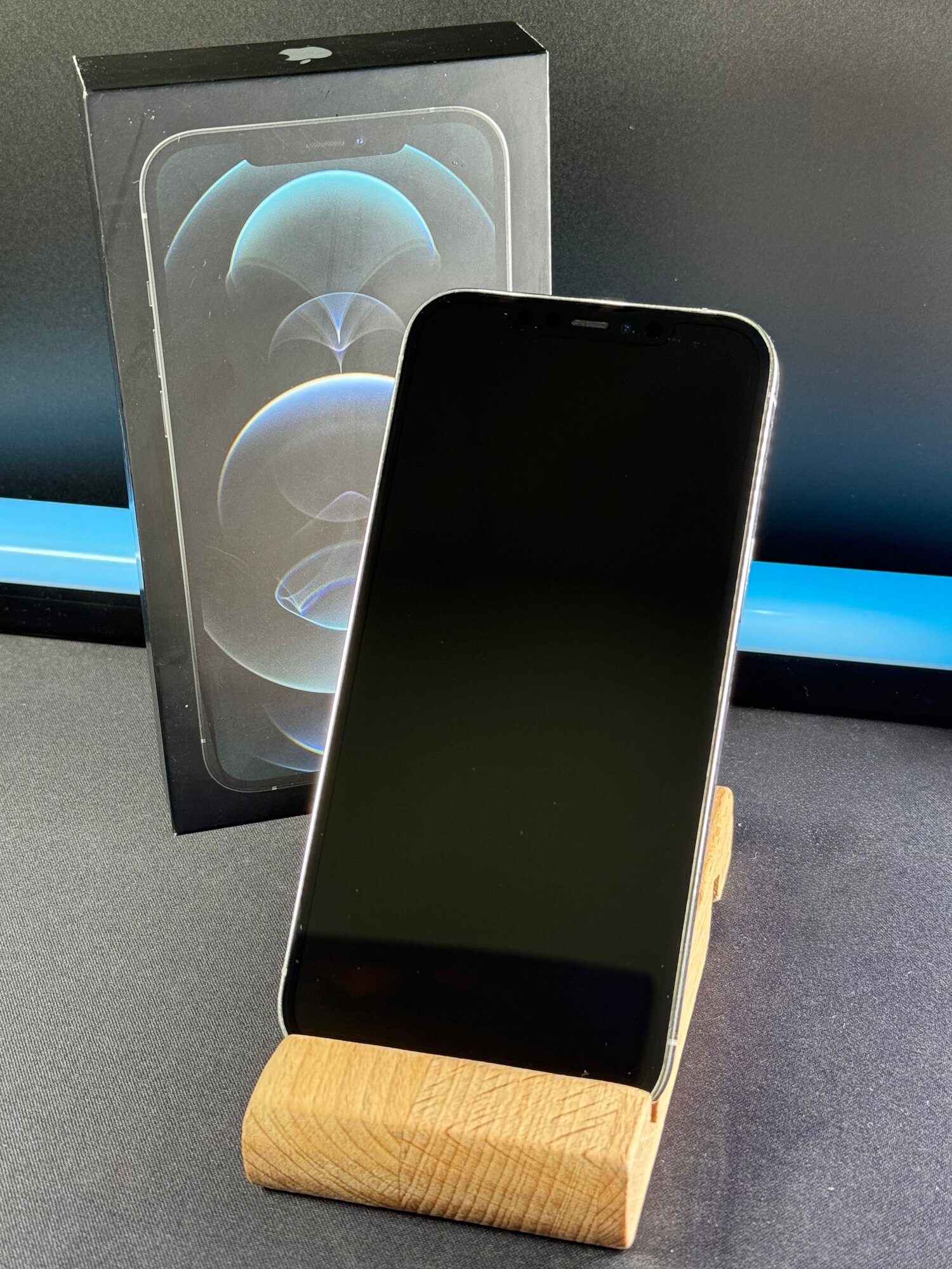 Смартфон Apple iPhone 12 Pro Max, 128gb, Silver, AA, nano SIM + eSIM — фото 1