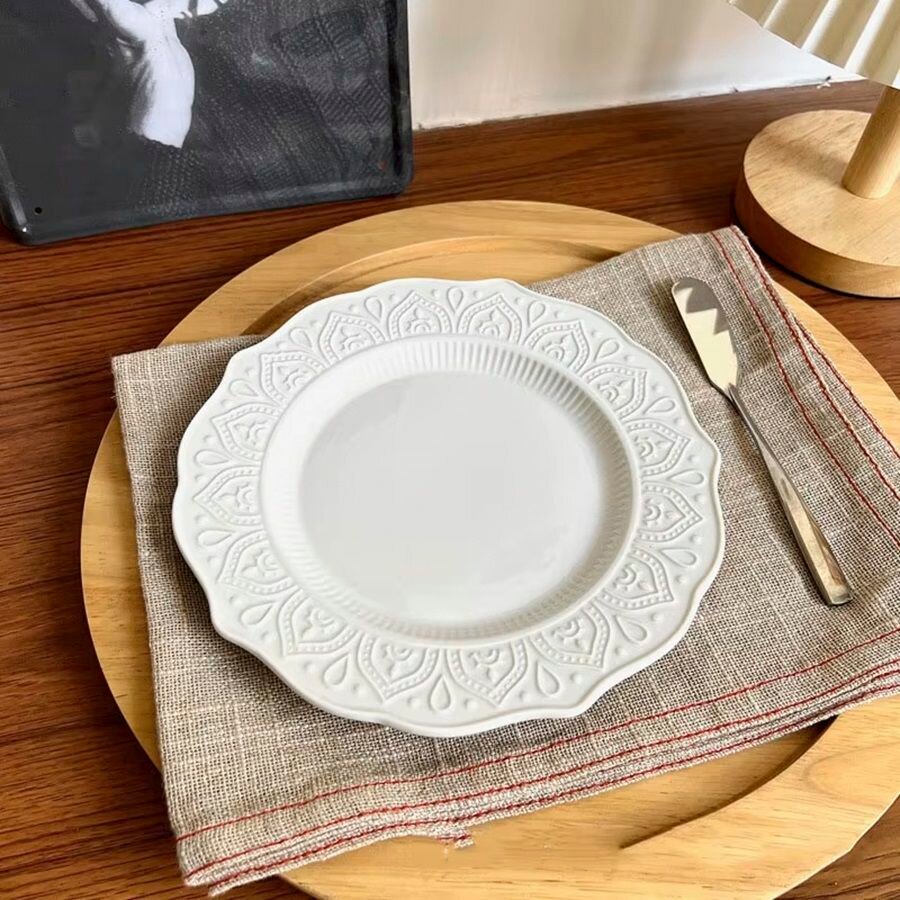 Тарелка мелкая фарфоровая 