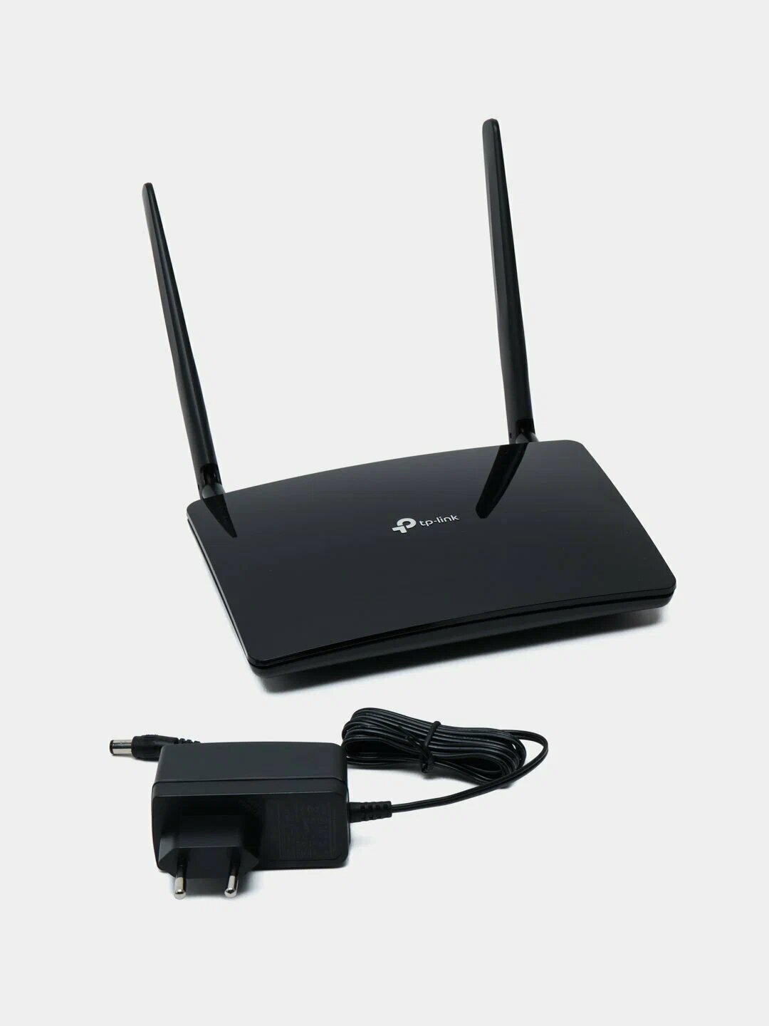 Wi-Fi роутер TP-LINK Archer MR400, 4G, Ethernet, 2,4 и 5ГГц, до 300 и 867Мбит/с