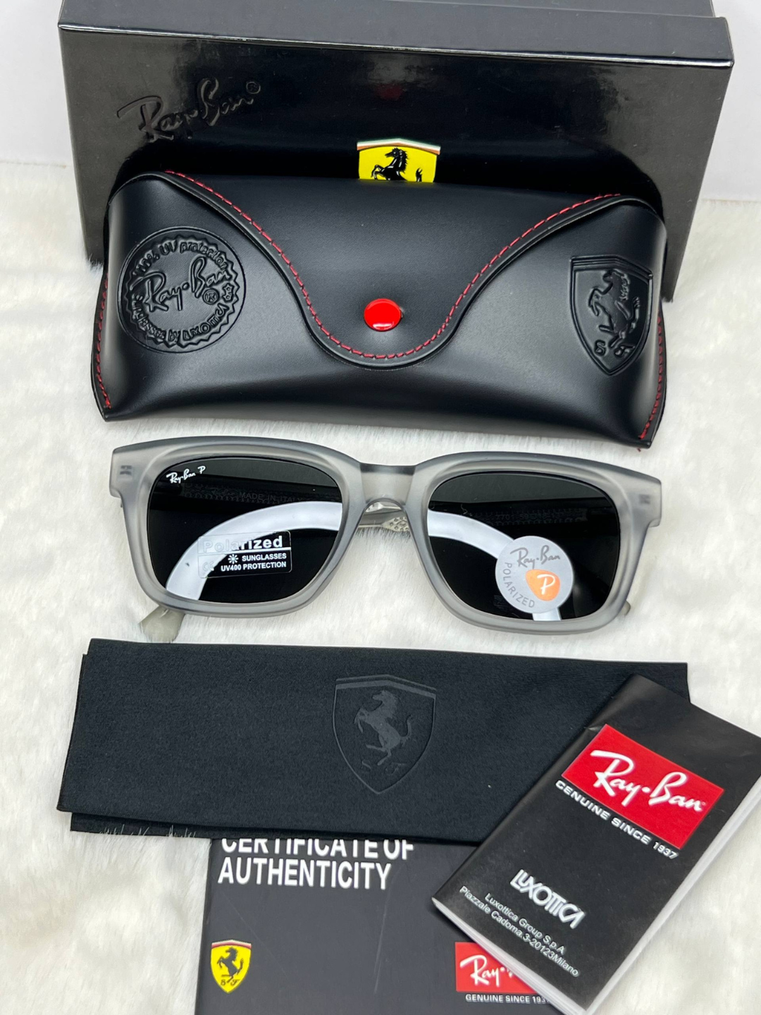 Солнцезащитные очки Ray-Ban, серый — фото 1