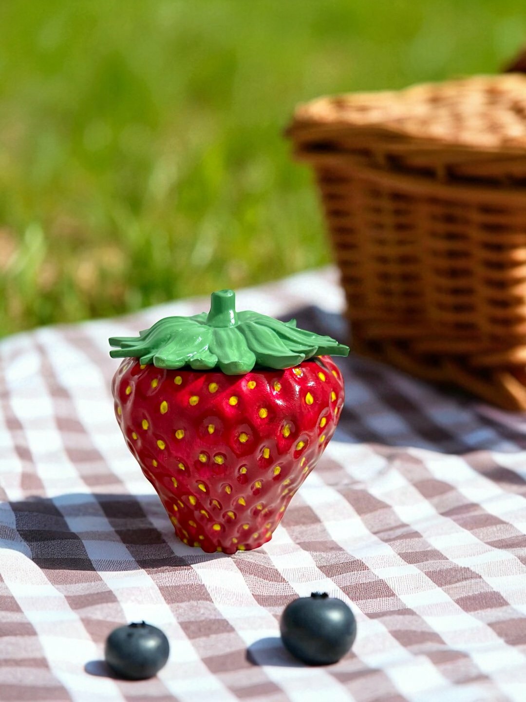 Декоративная шкатулка из гипса, Клубника, 8 * 8 * 8 см - Багровый