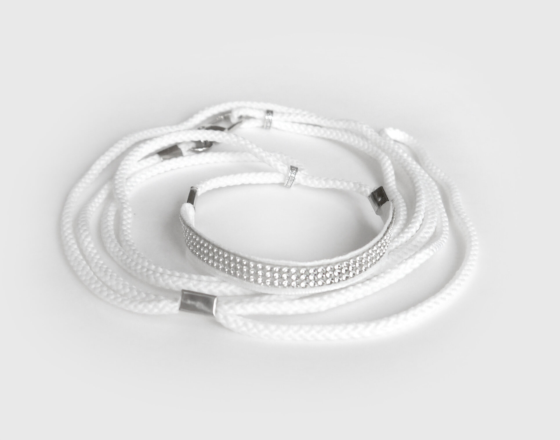 Ринговка выставочная для мелких пород собак белая с кристаллами 12 м