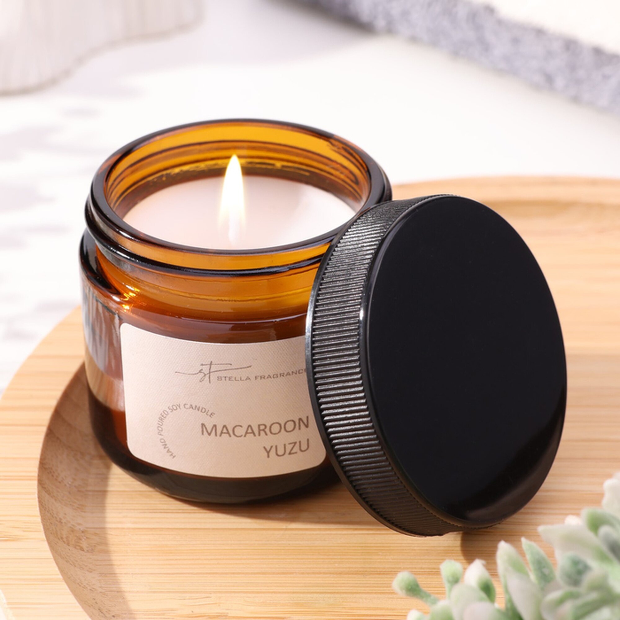 Свеча ароматическая в банке  MACAROON YUZU   соевый воск  50 г  печенье и юзу