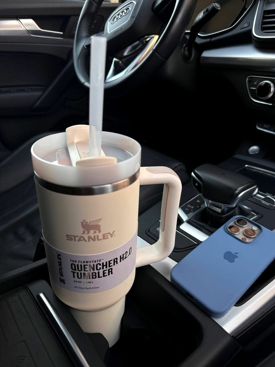 Термокружка из нержавеющей стали для холодных и горячих напитков Stanley 40OZ 1.18л цвет Белый