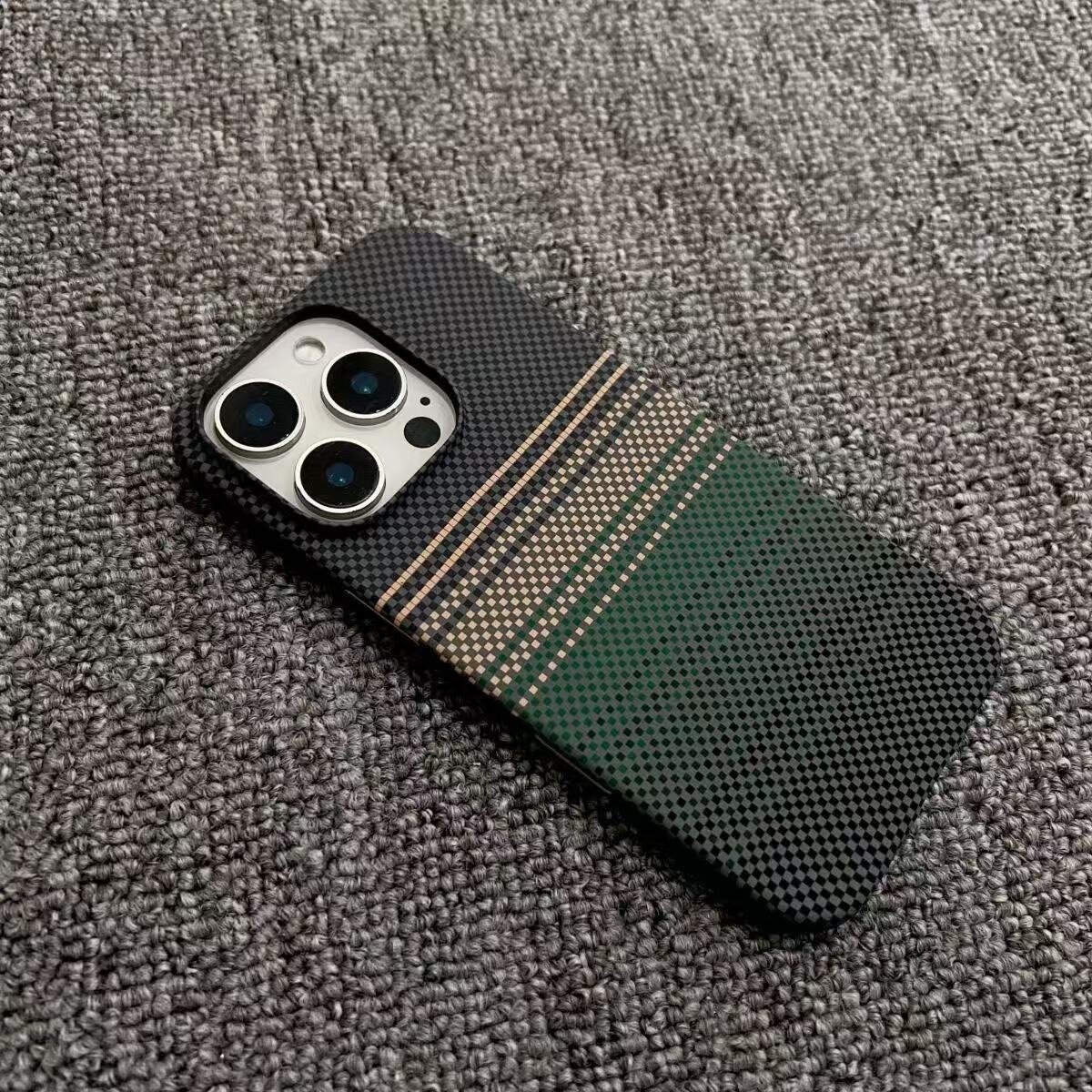 Чехол Sunset Moonrise Military-Grade Protective iPhone 14 Pro Case -Зелёный