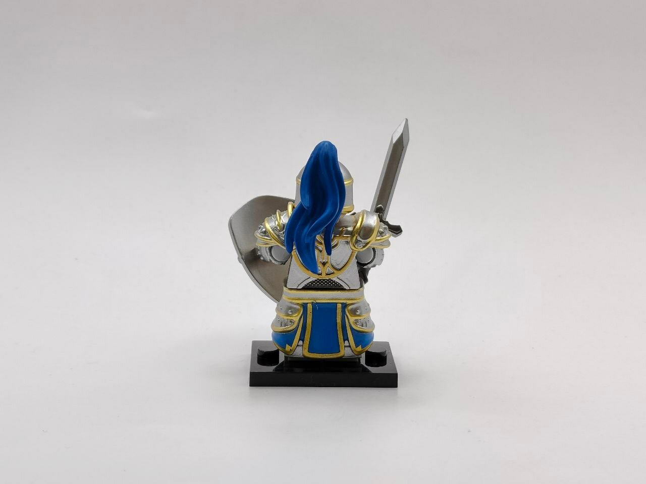 Минифигурка "Рыцарь Альянса с вращающимися руками 3", фигурка из вселенной WarCraft, совместима с конструкторами Lego — фото 1