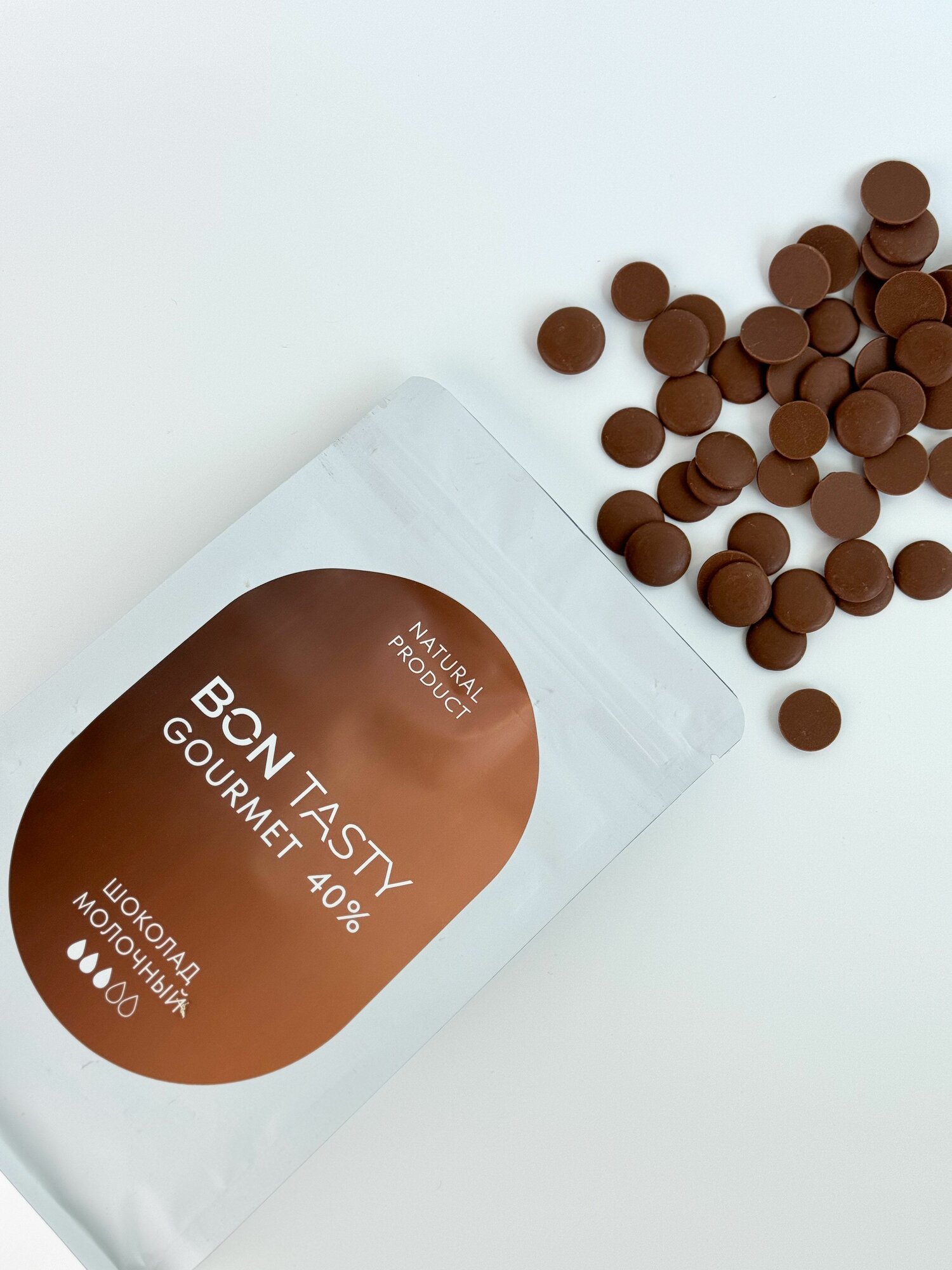 Шоколад кондитерский молочный BON TASTY Gourmet 40% в каллетах 500 г Россия