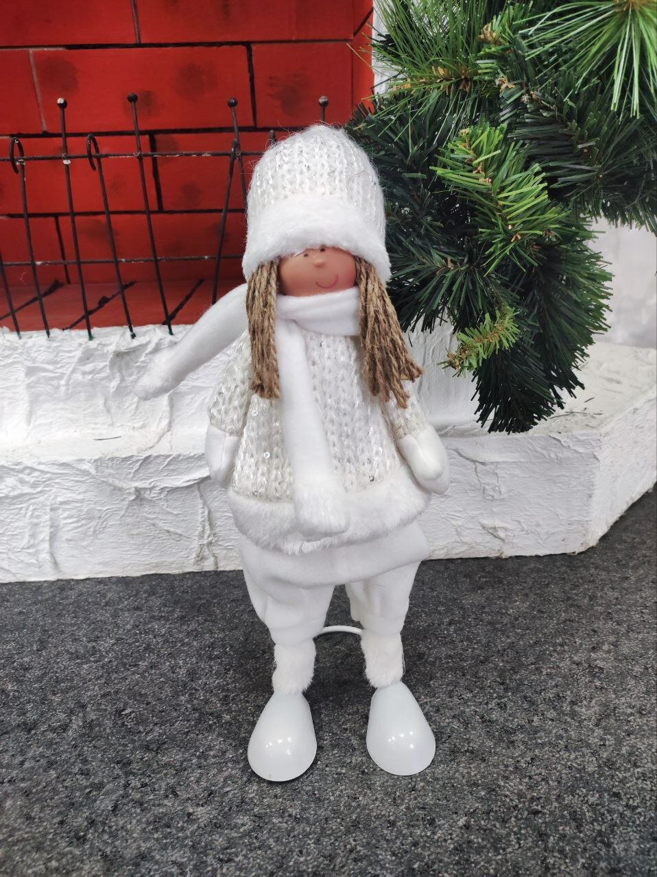 Фигурка рождественская, новогодняя в белой шапочке в полушубке, 12*10*32 см