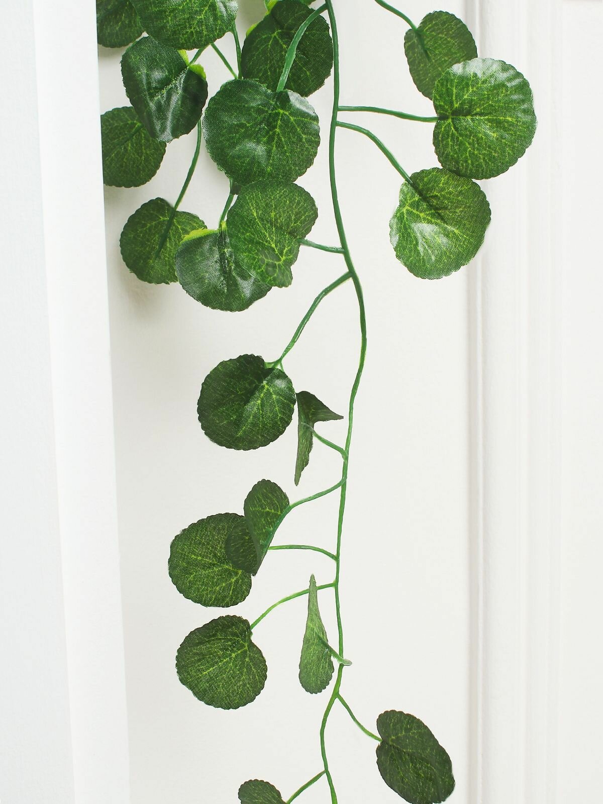 Настенная искусственная лиана 21 м - 12 штук искусственные листья для декора декоративные лианы на стену плющ гирляндой в комнату и на балкон