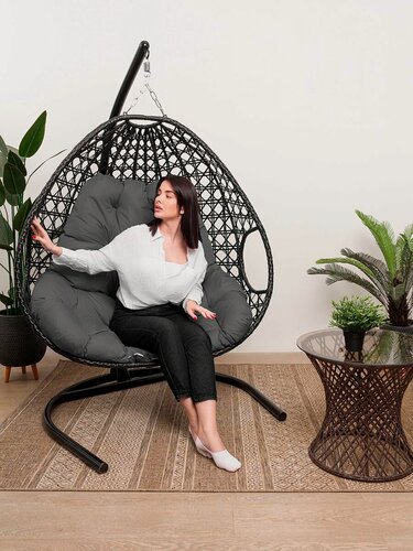 Изображение товара Подвесное кресло для двоих люкс, с ротангом чёрное, серая подушка