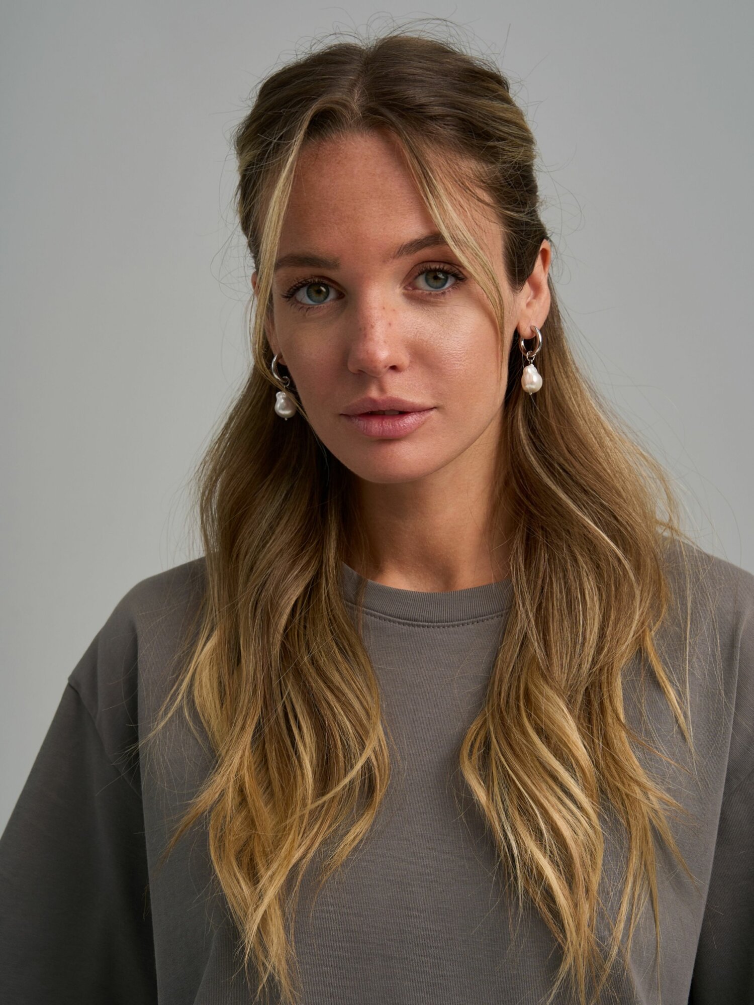 Серьги конго, жемчуг барочный, размер 18 мм, белый, серебряный — фото 1