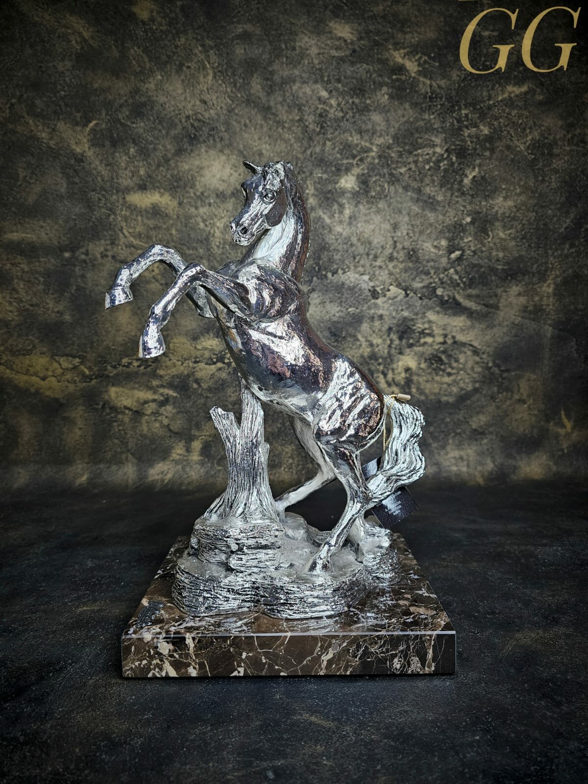 Скульптура Anglada Лошадь на дыбах.