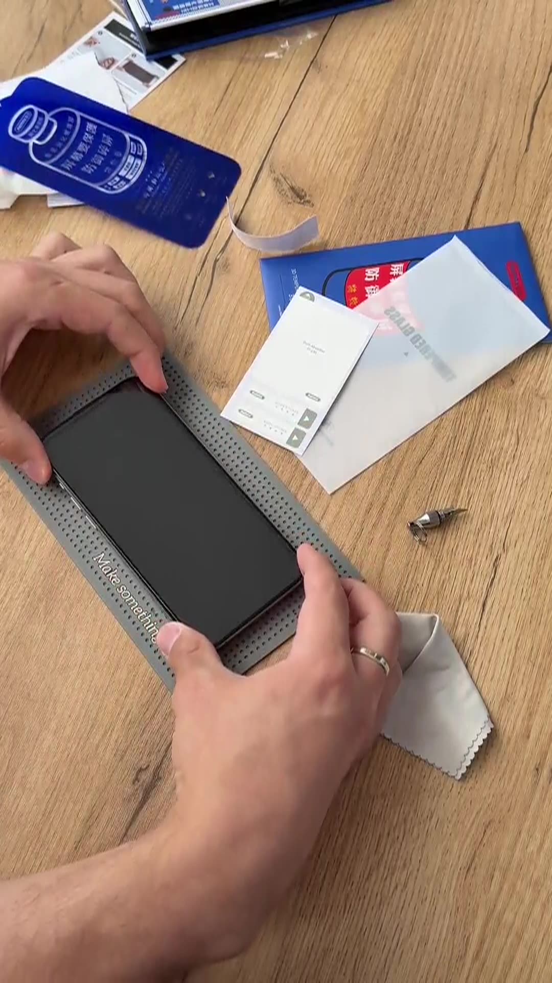 Защитное стекло из медицинского стекла Remax GL27 для iPhone 15 Pro Max — фото 1
