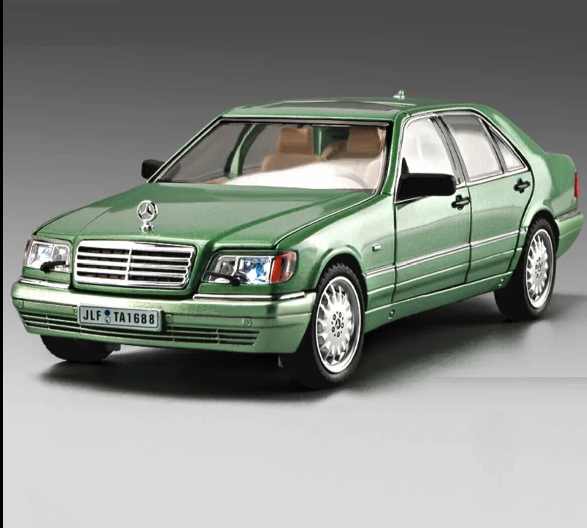 Модель Mercedes-Benz S320 W140, масштаб 1/24, зеленый металлический корпус