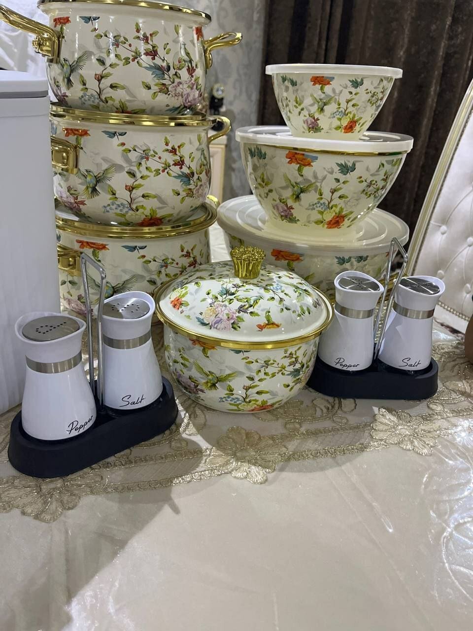 Набор эмалированных салатников, мисок с крышками 1-2.5-4 литр