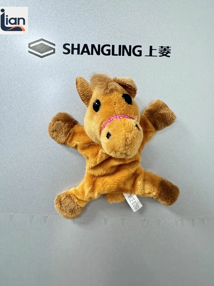 Мягкий магнит Лошадка декоративный элемент для холодильника. Идеальный подарок на Новый год.