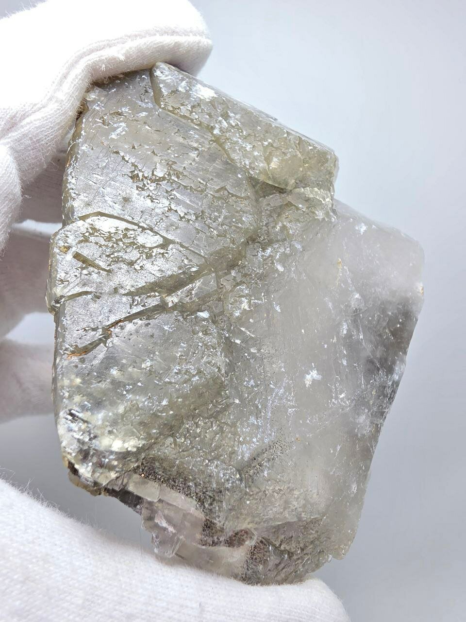 Кальцит с пиритом, 92 мм 153 г. — фото 1