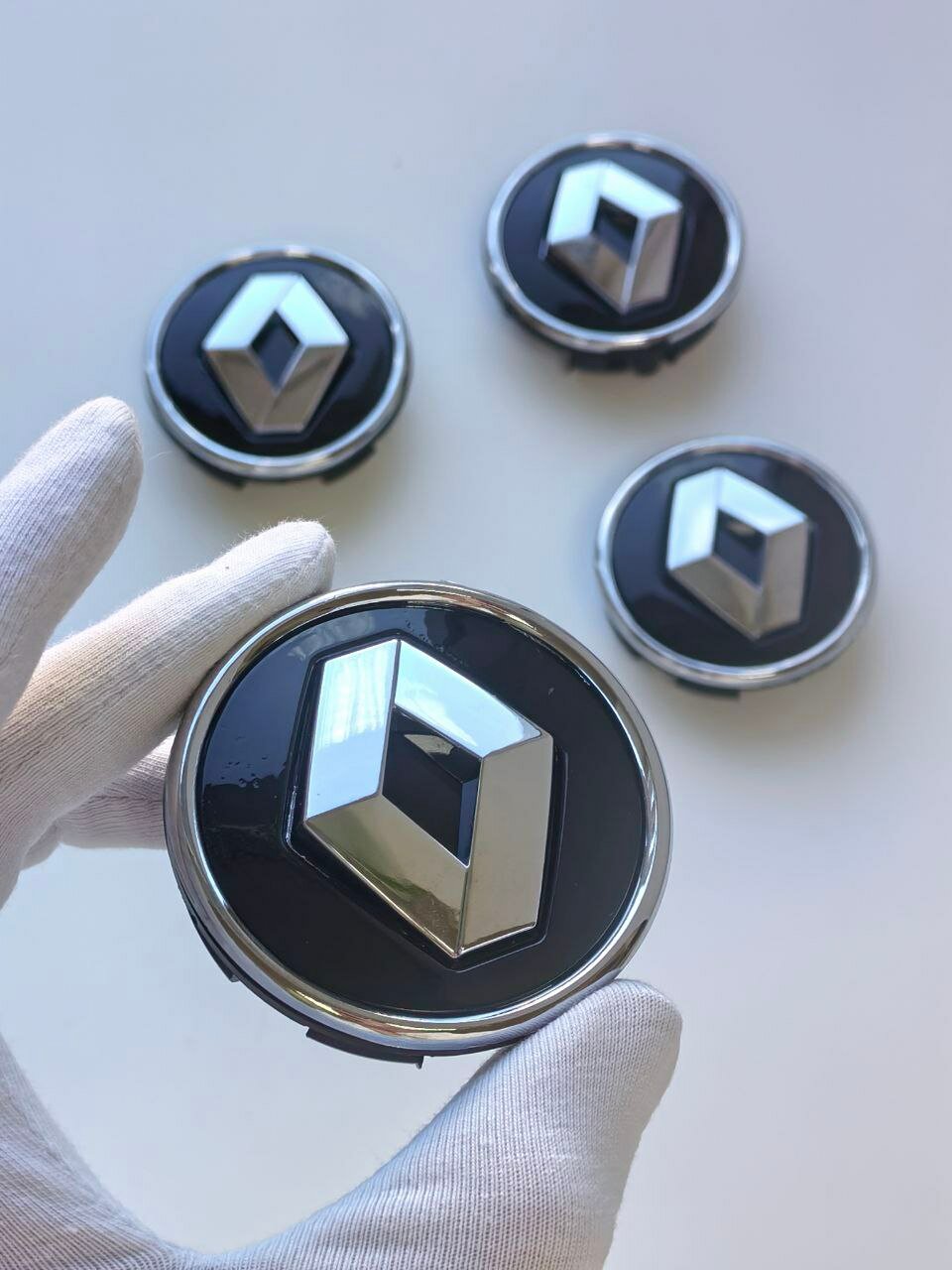 Заглушки Renault 57 мм колпачки на литые диски, ступицы Рено