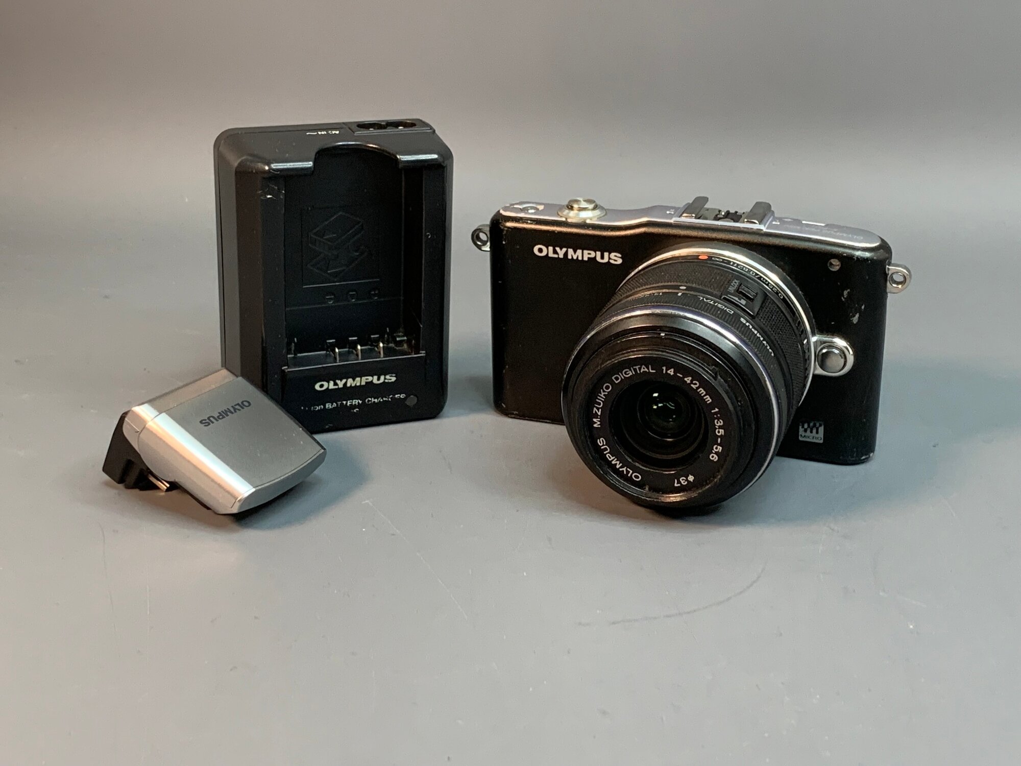 Olympus Pen mini E-PM1 Kit 14-42 — купить в интернет-магазине на