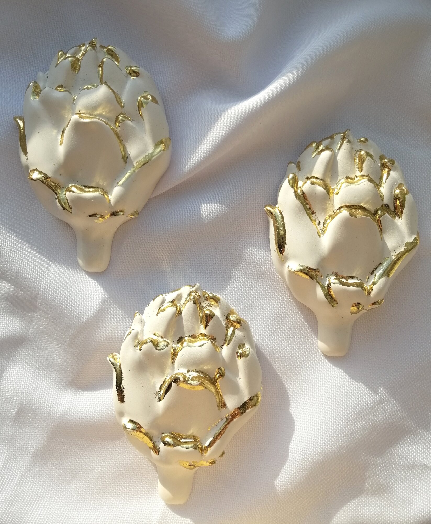 Набор панно на стену с артишоками 3 шт белый с золотом. Гипсовый декор для интерьера