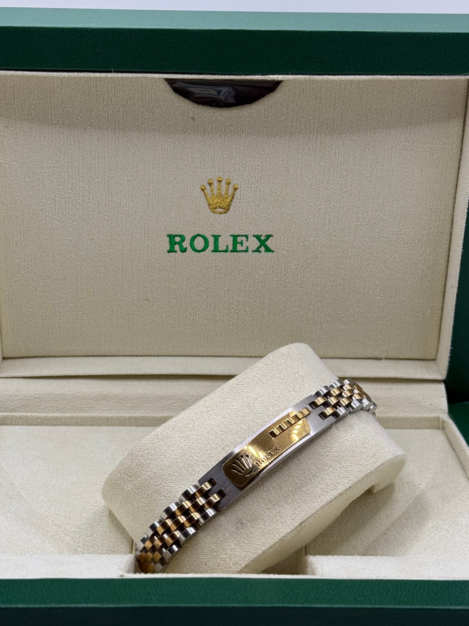 Плетеный браслет