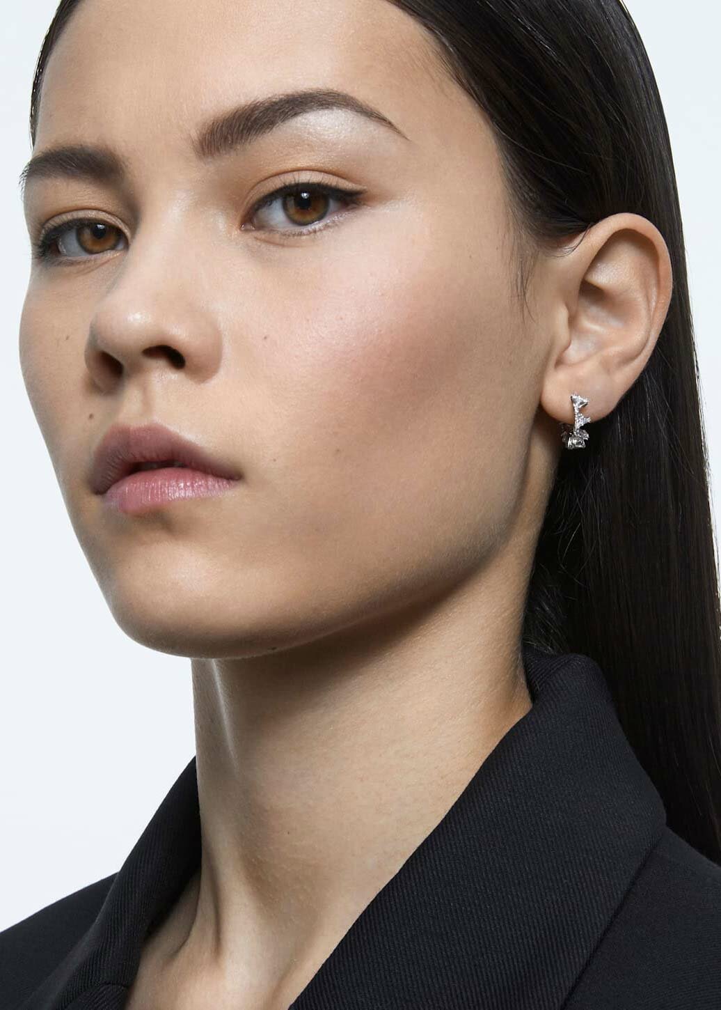 Серьги SWAROVSKI, кристаллы Swarovski, размер 15 мм, серебряный — фото 1