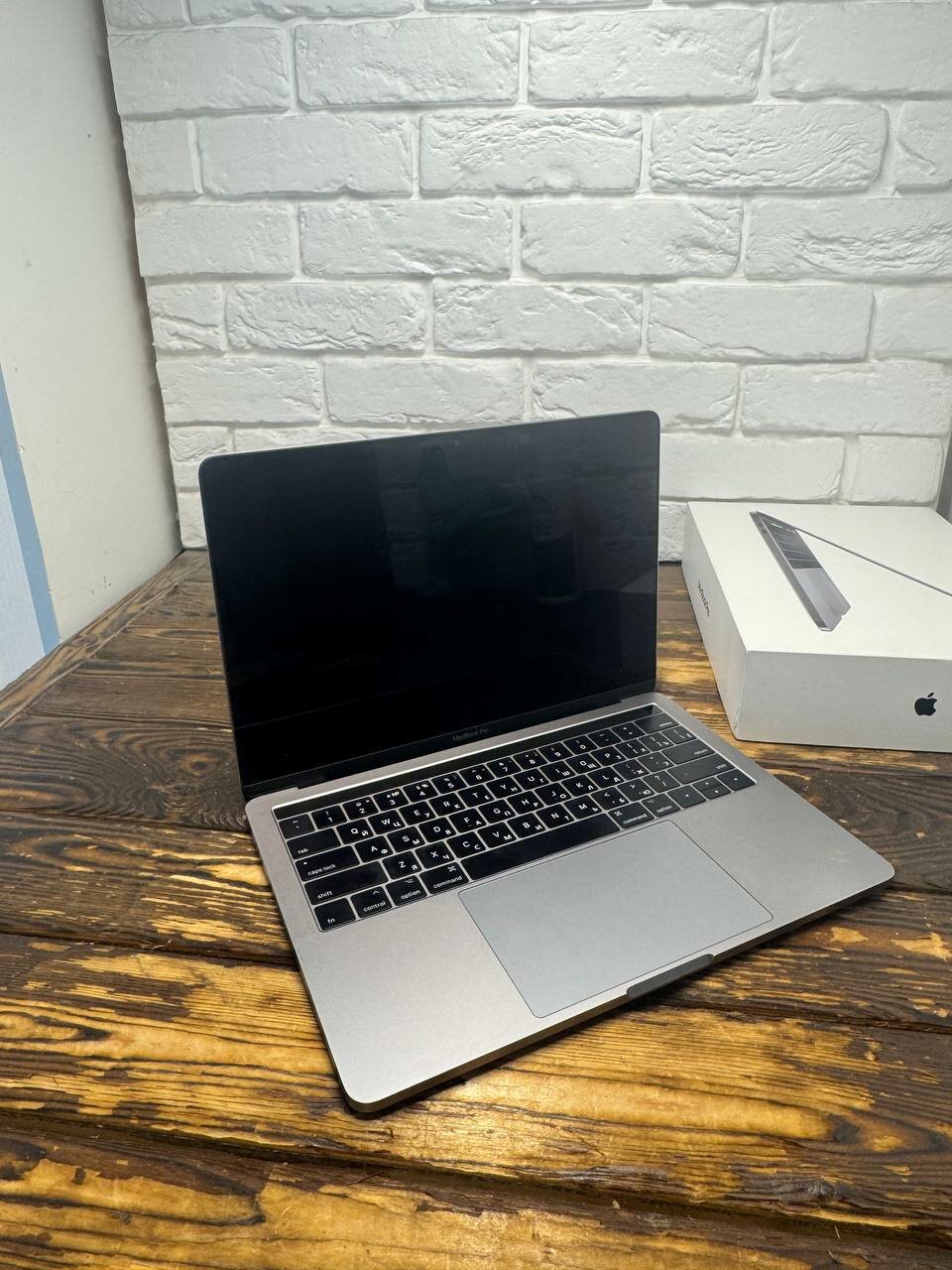 Apple MacBook Pro 13 inch 2017 TB Intel Core i5 3.10Ghz, SSD 256 gb, RAM 8 gb, Space Gray, MacOS