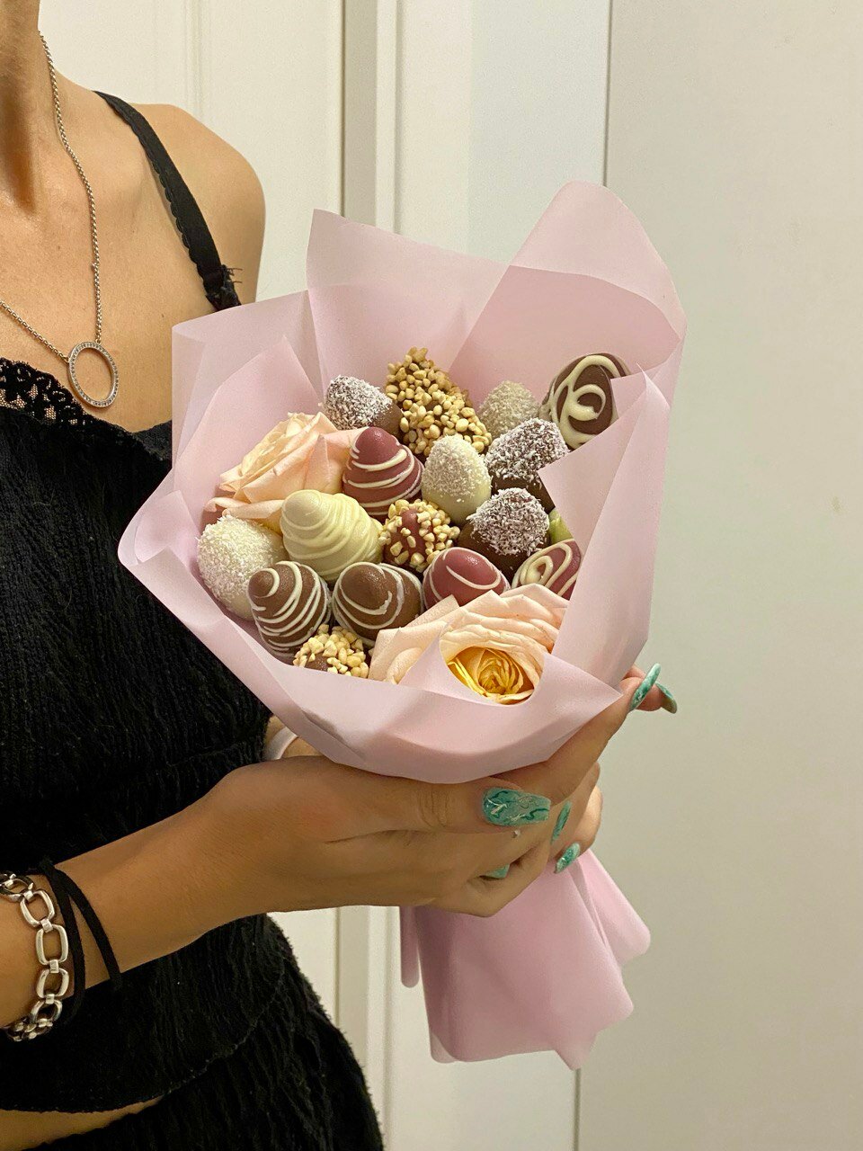 Букет цветов Букет из клубники в шоколаде (размер XS 200 гр)