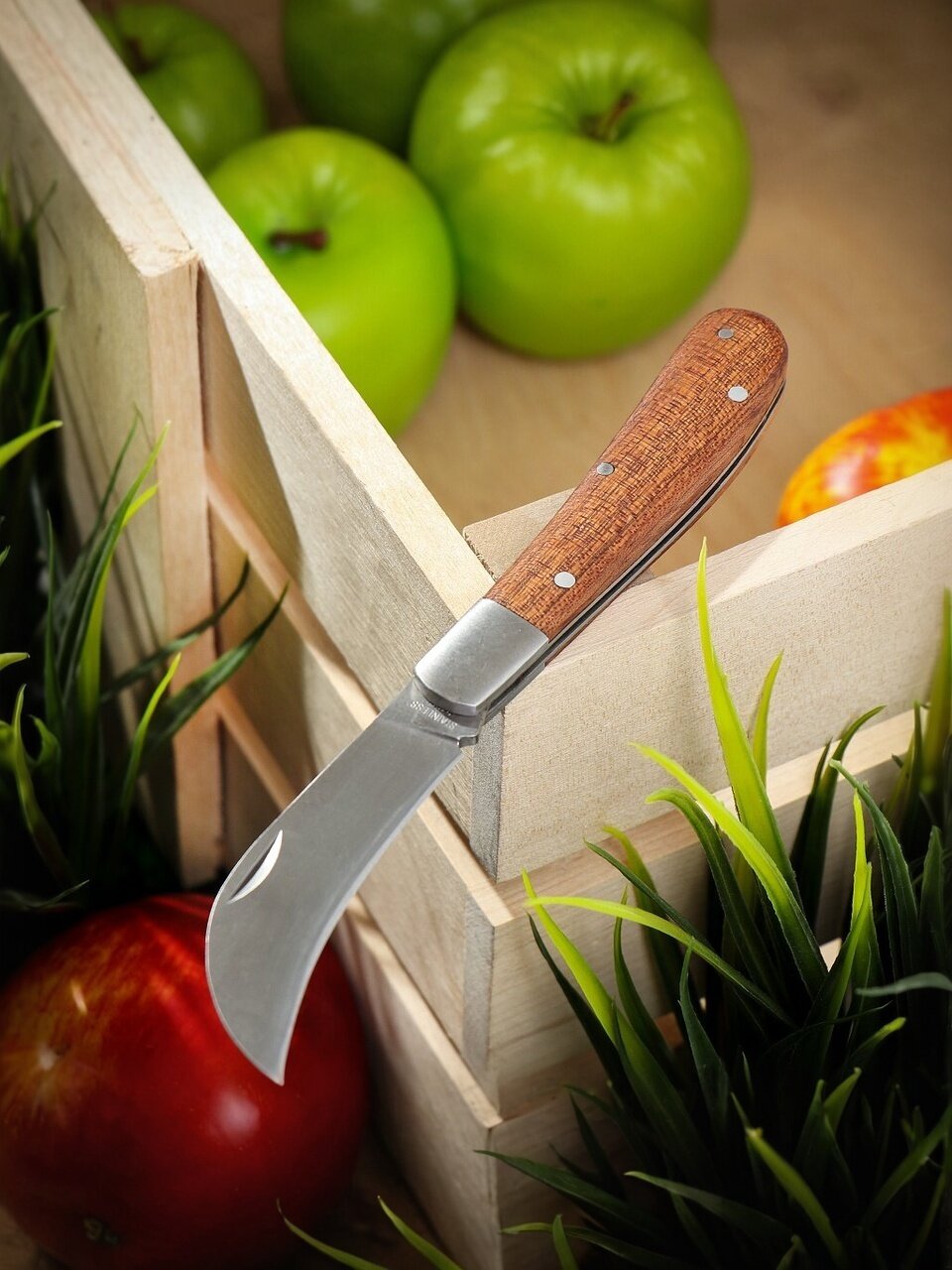 Нож садовый складной Grandy изогнутое лезвие 170 мм дерево Китай