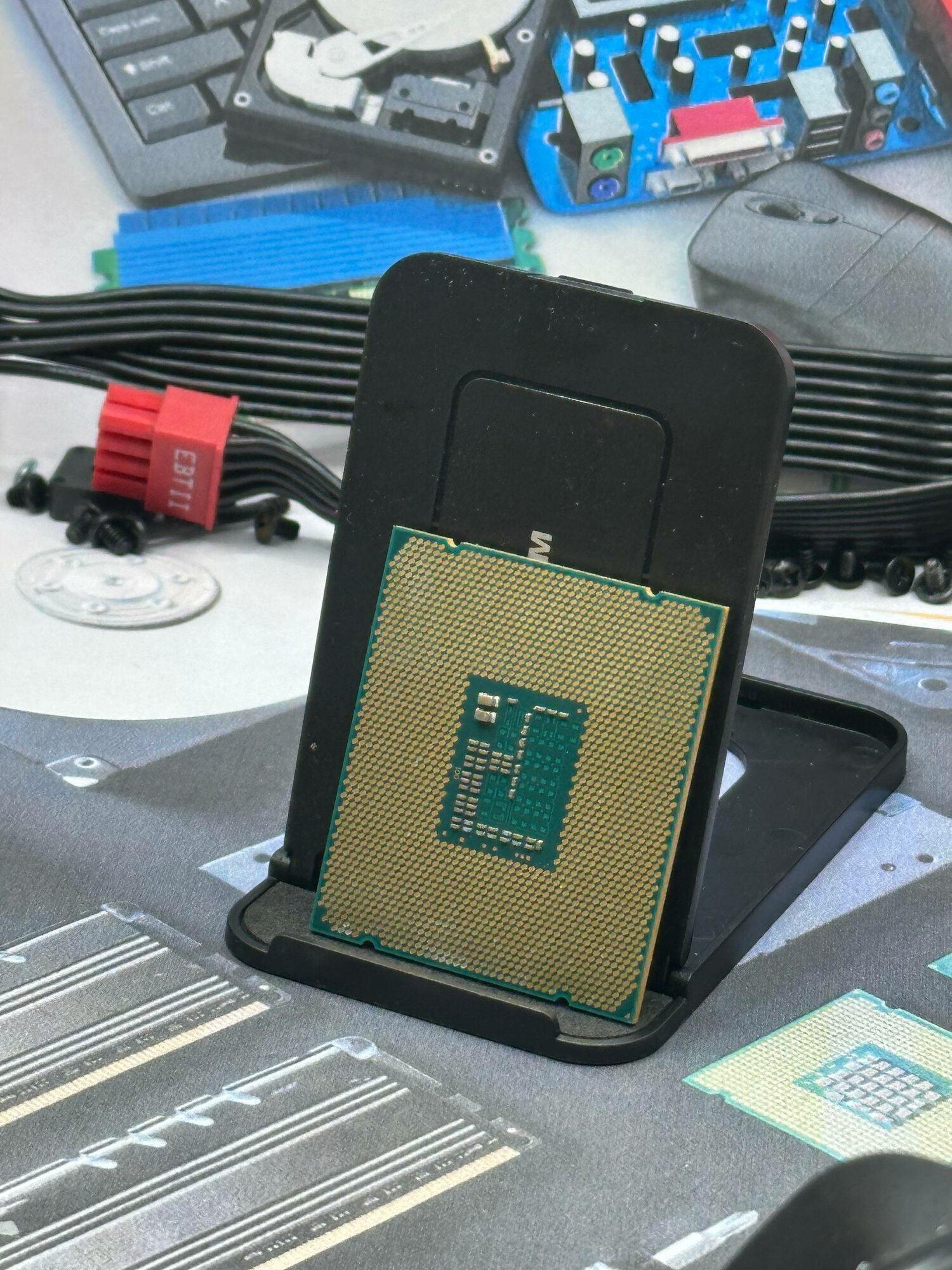 Процессор Intel Xeon E5 2640v3