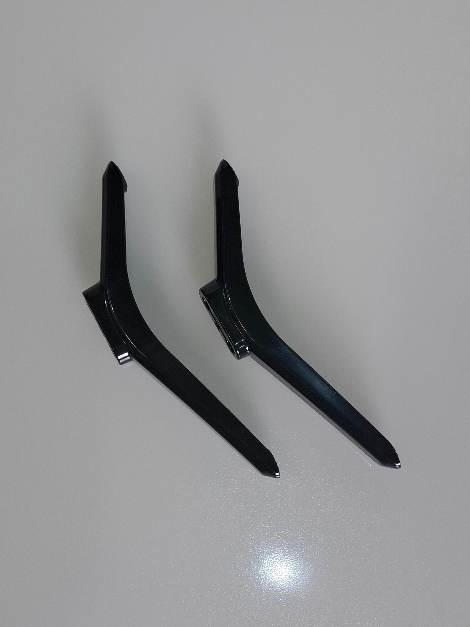 Подставка комплект комплект 2 шт (черный), для телевизора Tuvio TD24HBSV1