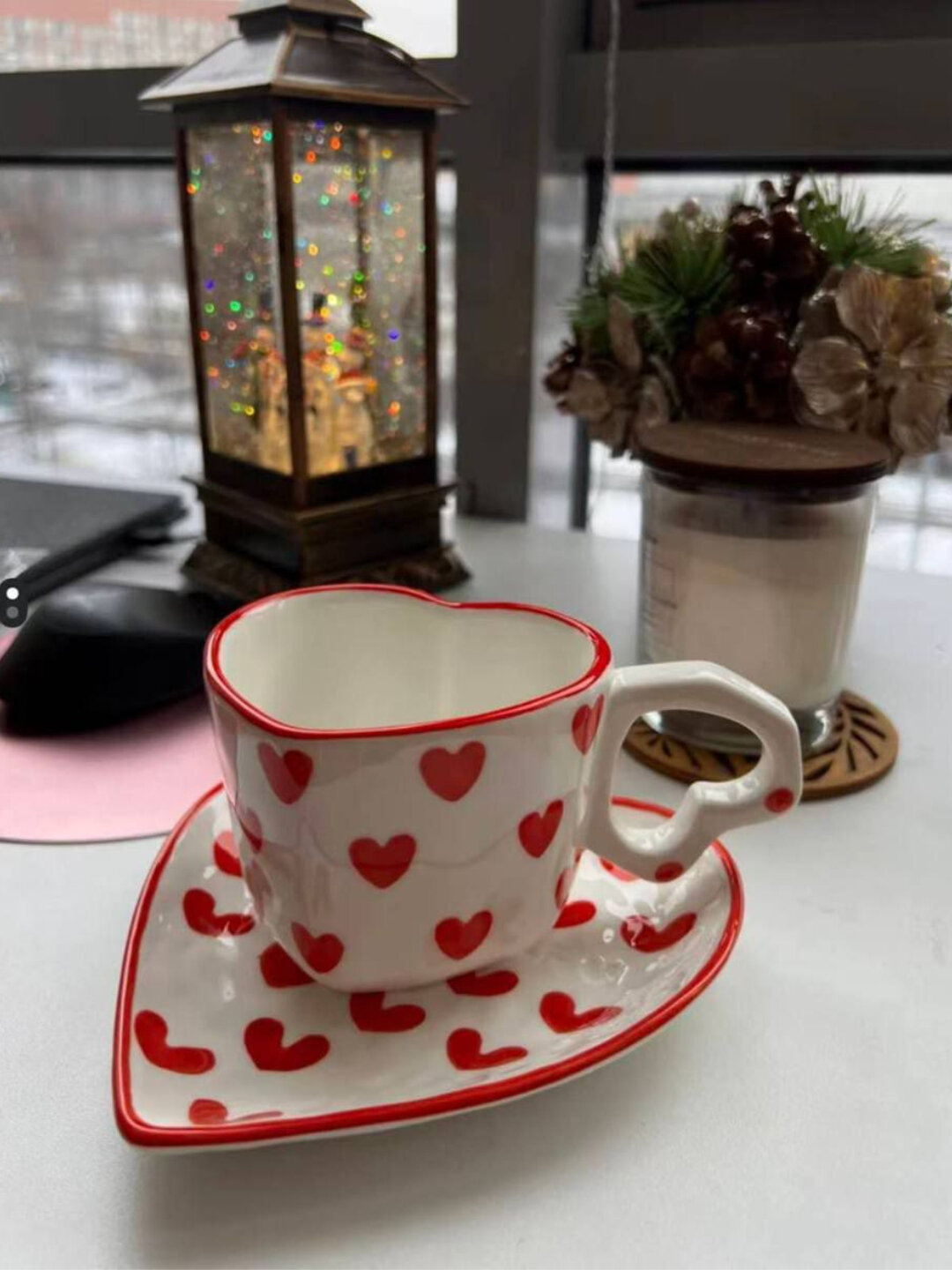 Фарфоровый кофейный набор в форме сердца: чашка и блюдце, подарочный — фото 1