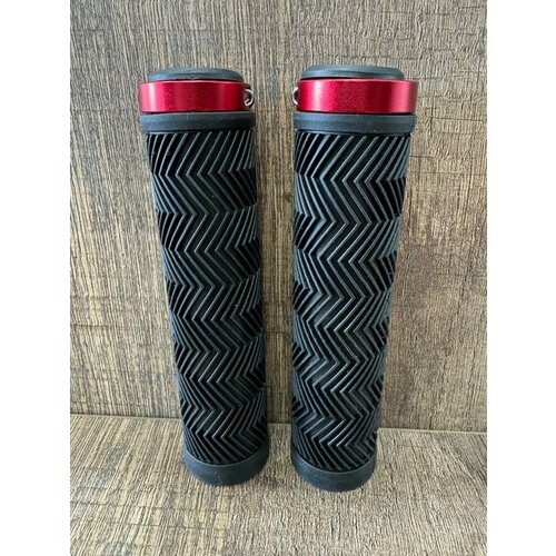 Ручки на руль велосипедные с алюминиевым наконечником, черные