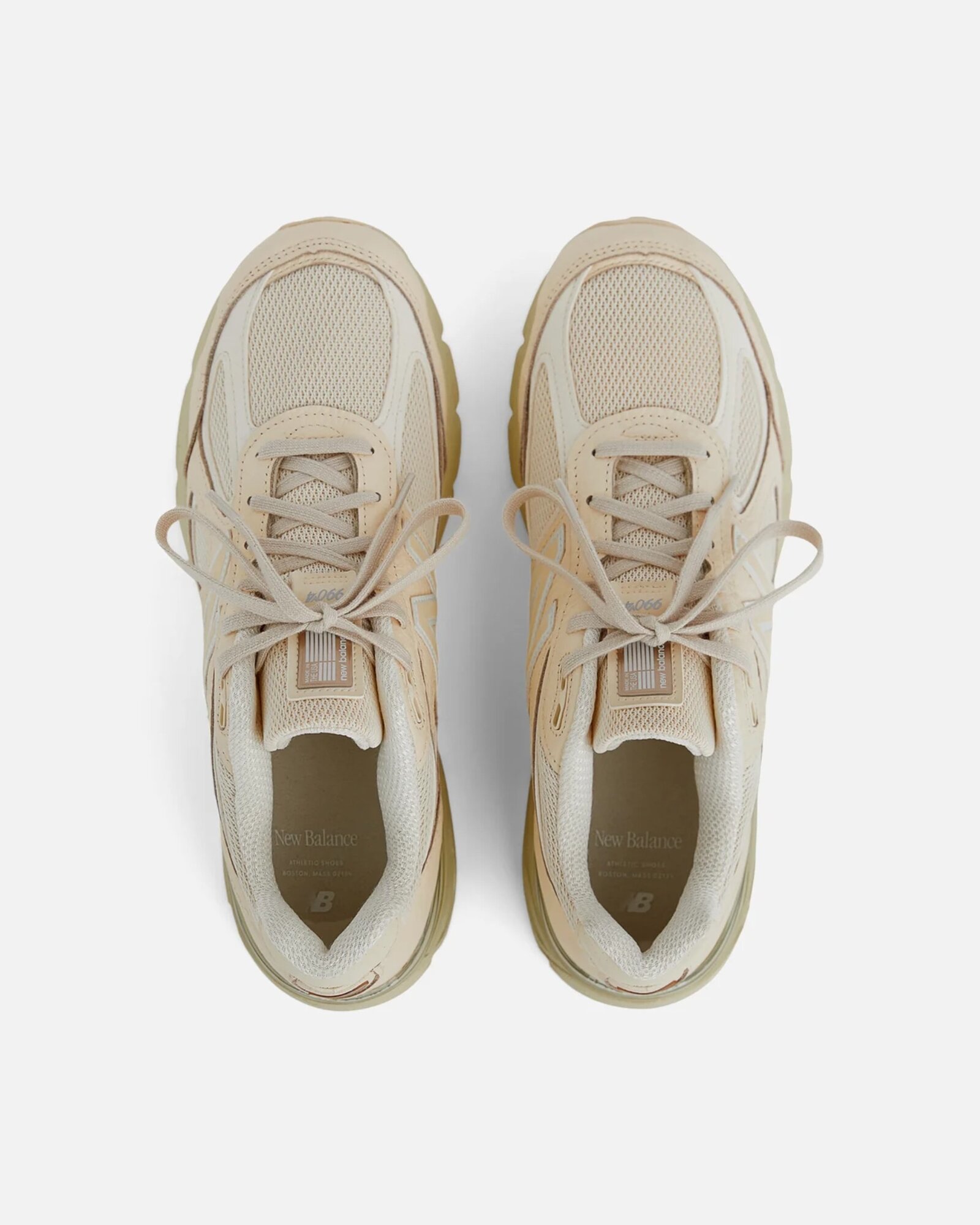 Кроссовки New Balance 990, размер 9,5 US, macadamia nut yellow — фото 1