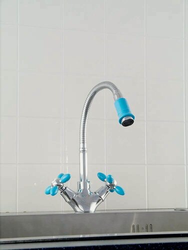 Изображение товара Смеситель на кухню Эверест B58-071D с гибким изливом, латунные кран-буксы, хром, крепление гайка