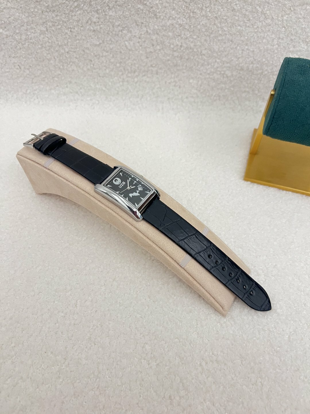 Наручные часы Classic, белый/черный