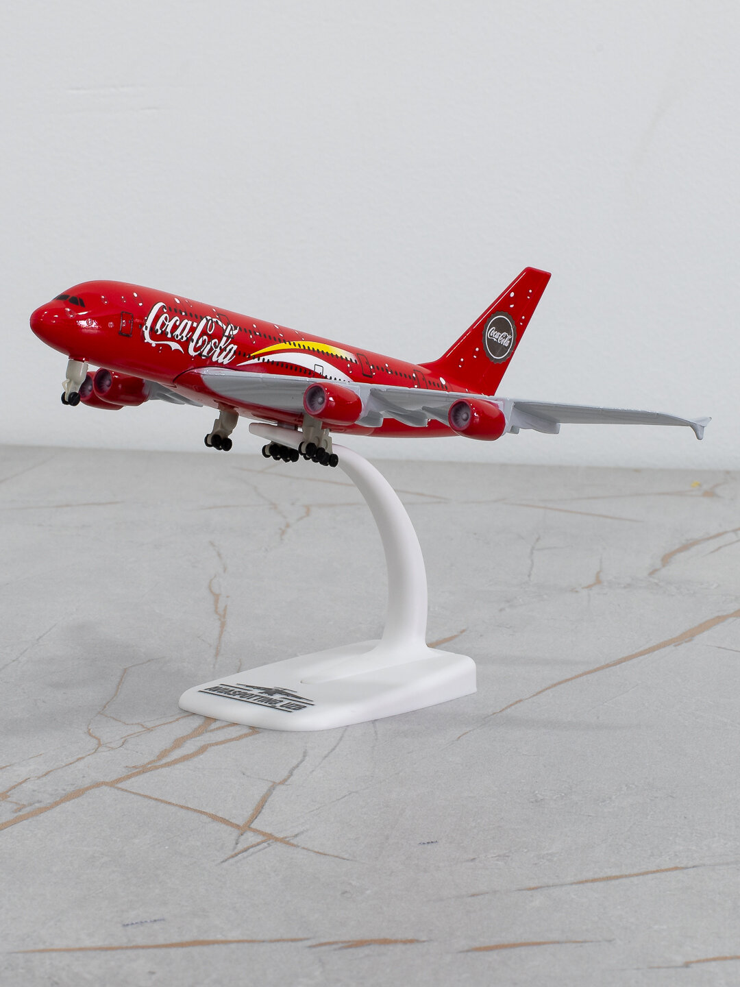 Модель самолёта Airbus A380, в ливрее бренда Coca-Cola, 20 см Металл+пластик