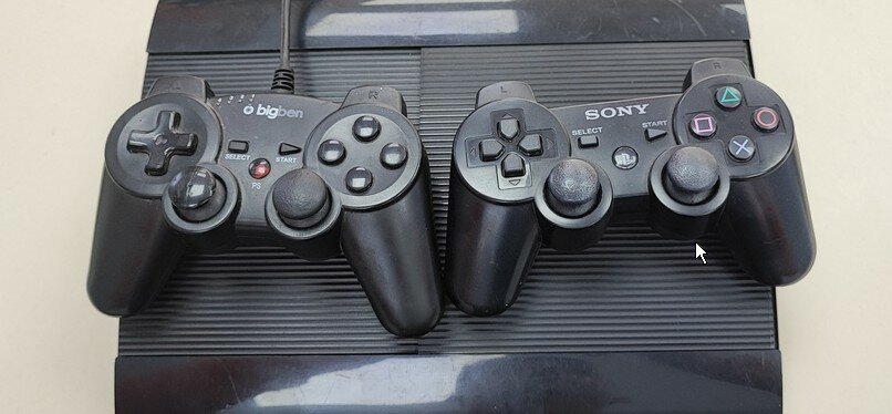 Игровая приставка Sony Playstation 3 Super Slim 500 GB с 1 джостиком