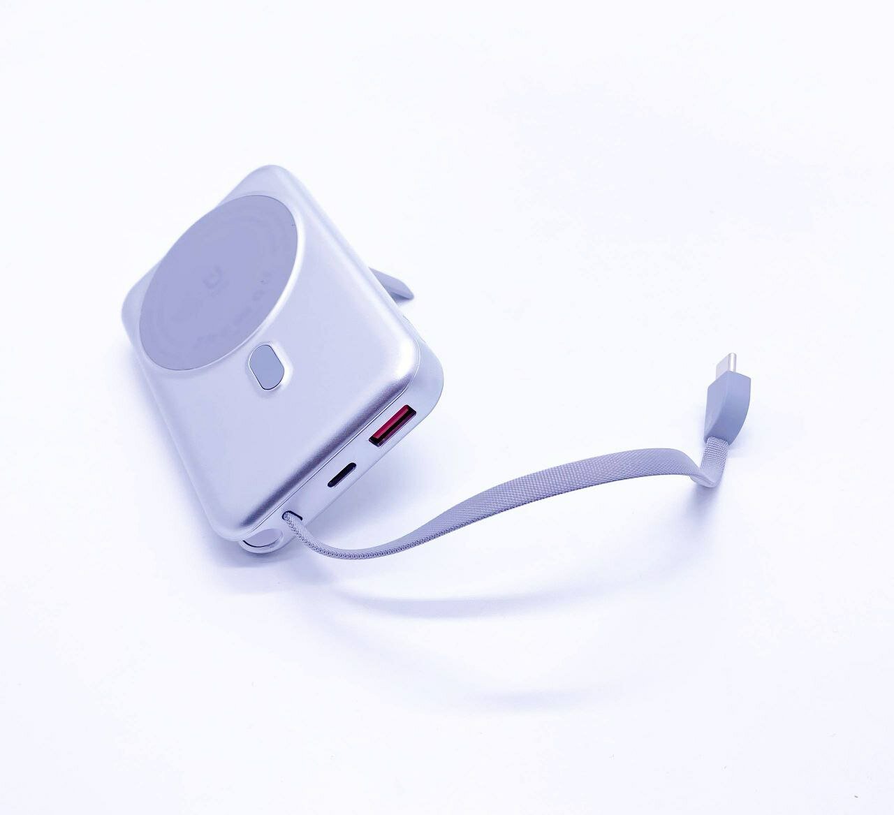 Внешний аккумулятор Green Lion MagSafe Power Bank, со встроенным кабелем Type-C и подставкой, 10000 mAh, Серебристый