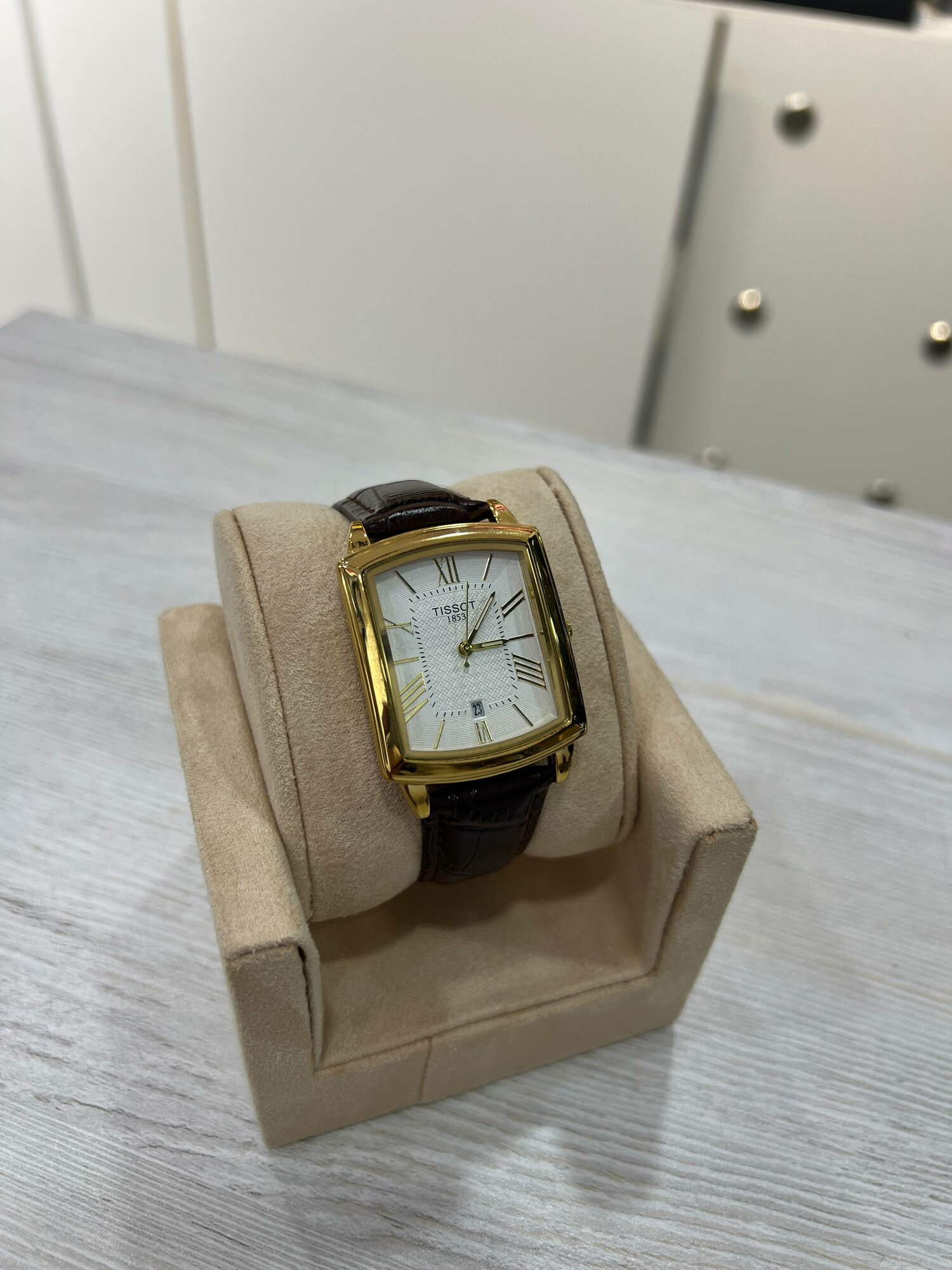 Наручные часы TISSOT, золотистый